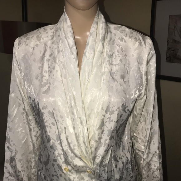 Vintage 80s blouse. - Picture 4 of 5
